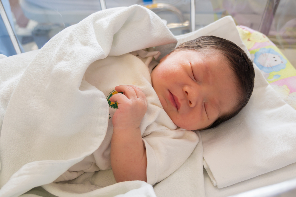 新生児けいれんとは どんな症状が出る 対処法は こそだてハック