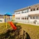 保育園 幼稚園　遊具 園庭
