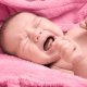 赤ちゃん　新生児　泣く