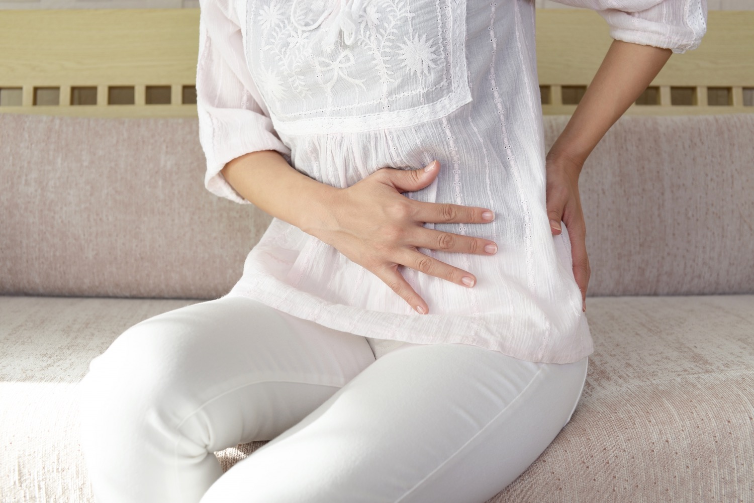 帝王切開の術後の痛みはいつまで続く 骨盤ベルトはいつから使える こそだてハック