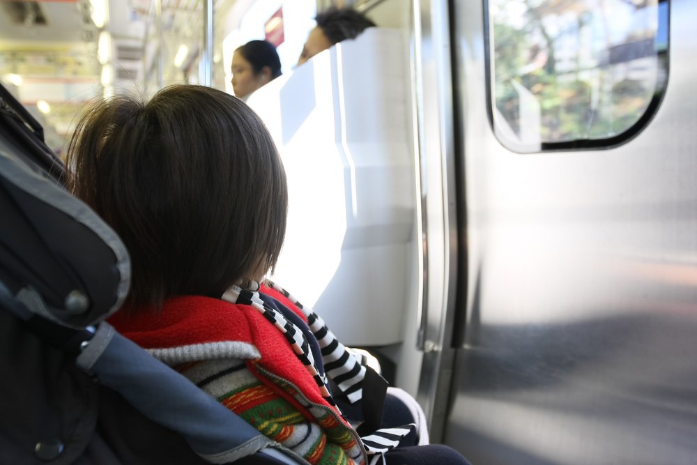 赤ちゃんの電車はいつから 泣いたときはどうする ベビーカーはたたむ こそだてハック 赤ちゃんの電車はいつから 泣いたときはどうする ベビーカーはたたむ こそだてハック