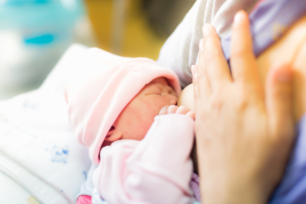 完全母乳育児のメリット デメリット 時期は 混合から完母の移行方法は こそだてハック