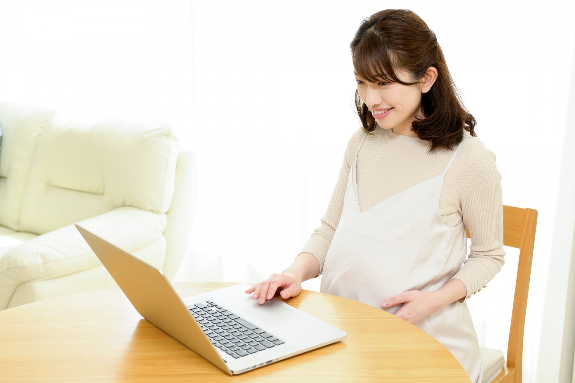 安いマタニティ服で賢くおしゃれを楽しむ おすすめ通販ショップ10選 こそだてハック