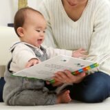 絵本　読み聞かせ　赤ちゃん
