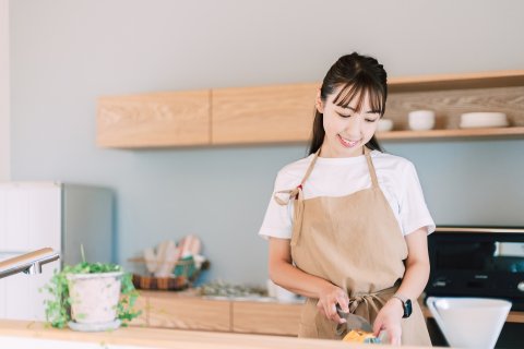 料理  調理 女性