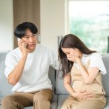 出産　陣痛　パパ　電話