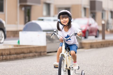 子ども　自転車　補助輪　女の子
