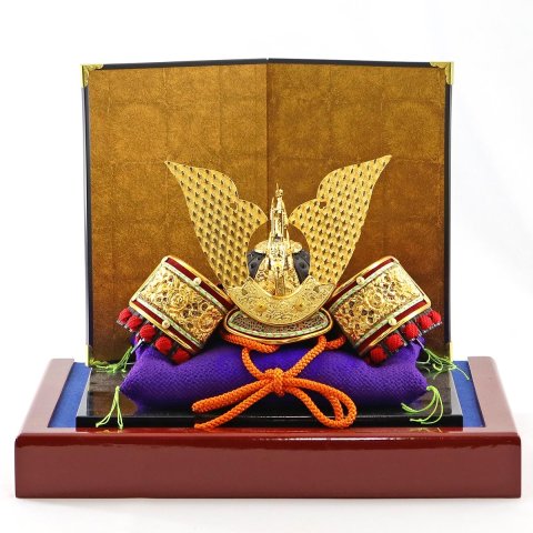 要出典 五月人形 リュウコドウ 龍頭付 極上出世兜 飾り台付き