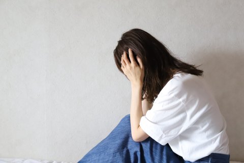 産後うつ　悩み　不調　頭痛　女性