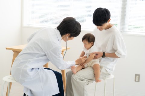 赤ちゃん　パパ　受診　病院　小児科