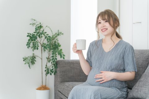 妊婦　水分補給　お茶　むくみ　妊娠　お腹