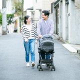 ベビーカー　赤ちゃん　夫婦